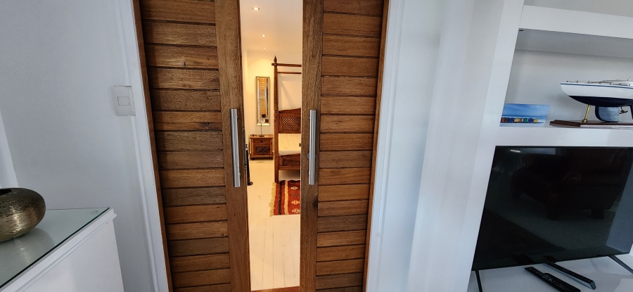 To Let 4 Bedroom Property for Rent in Glencairn Heights Western Cape